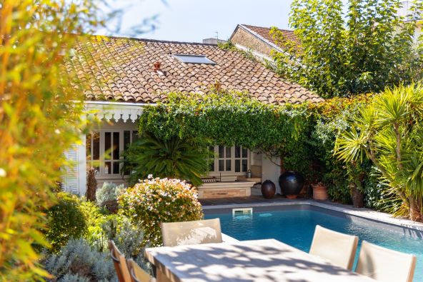 Sale House Bordeaux 8 Rooms 215 m²