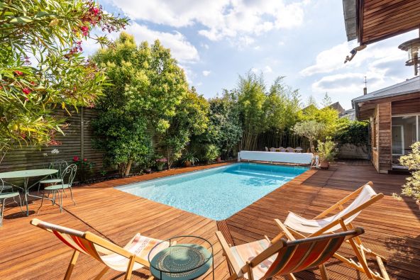 Sale House Bordeaux 8 Rooms 250 m²